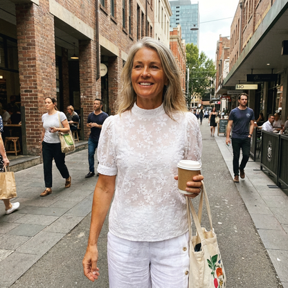 Doutzen™ – Lightweight Embroidered Blouse