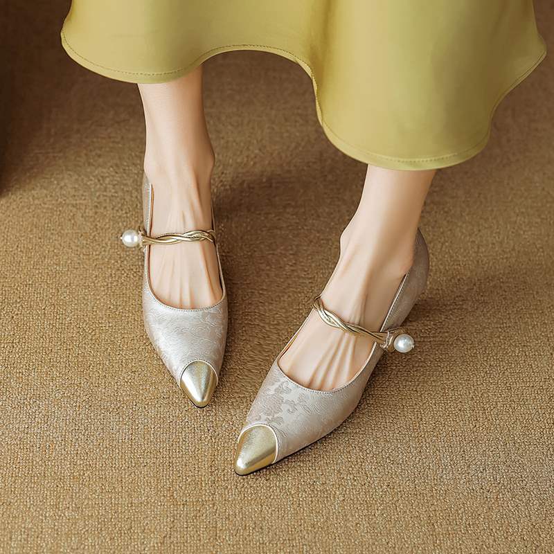 Savana™ Kitten Heels