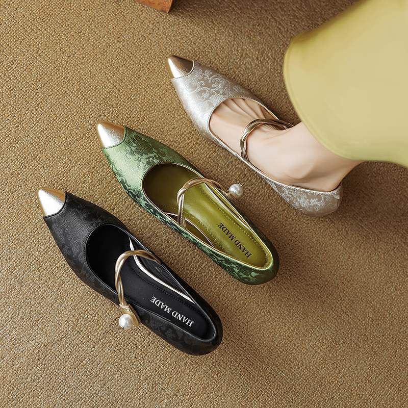 Savana™ Kitten Heels