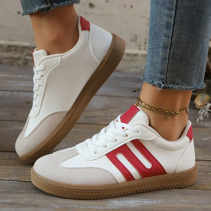 Fashion Black White Striped Flat Sneakers Women Lightweight Lace Up Sports Shoes Woman Non Slip Breathable Casual Sneakers 2025