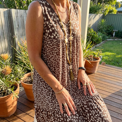 Ava™ – Sleeveless Floral V-Neck Dress