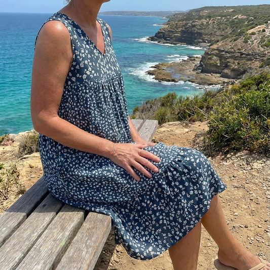 Ava™ – Sleeveless Floral V-Neck Dress