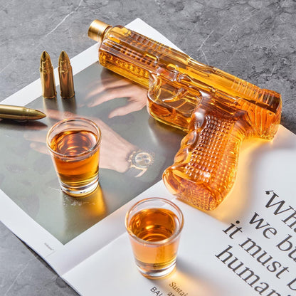 Whisky Bottle – Gun Set Edition with Glasses